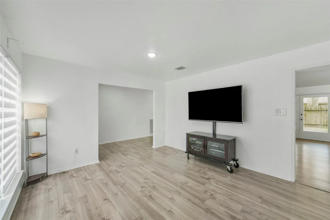 Photo of 1823 Cherry Bend Drive
