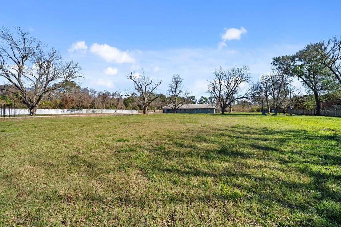 Photo of 8438 Windfern Road