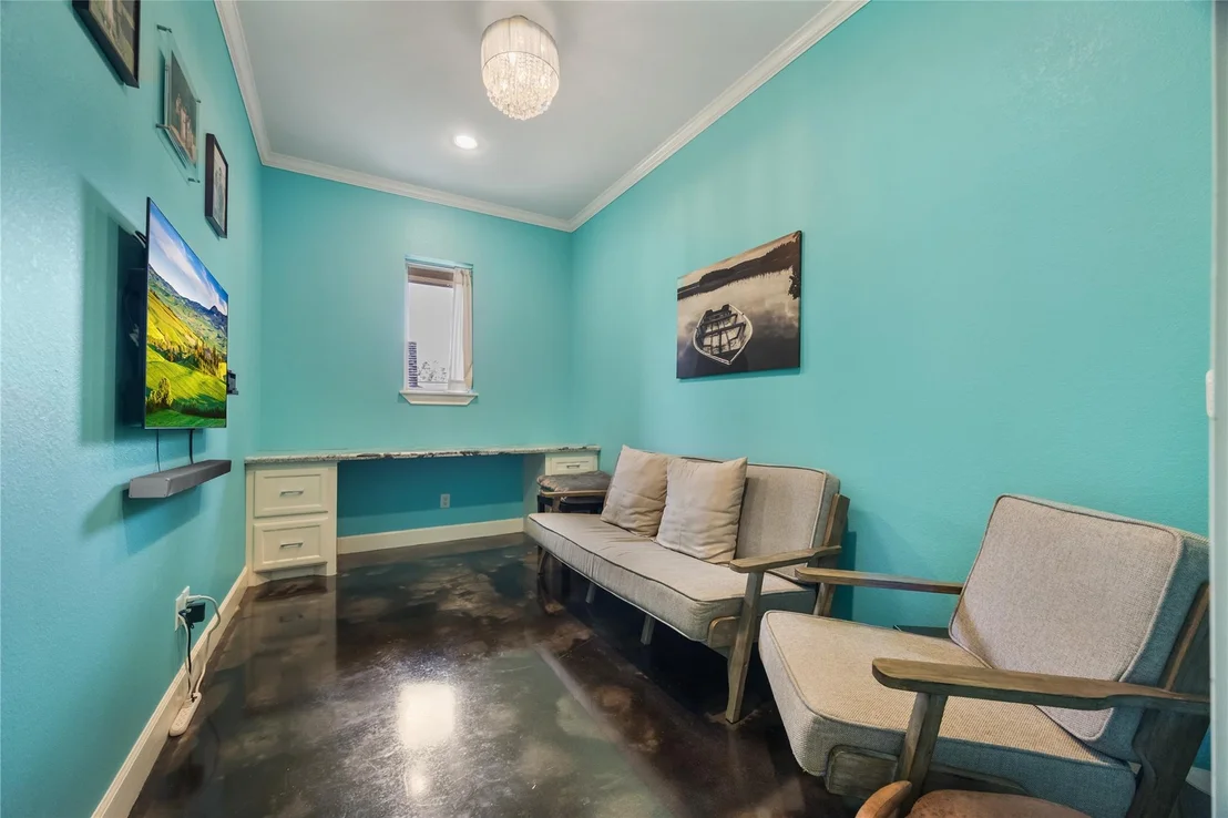 Photo of 12122 Hawthorne Drive