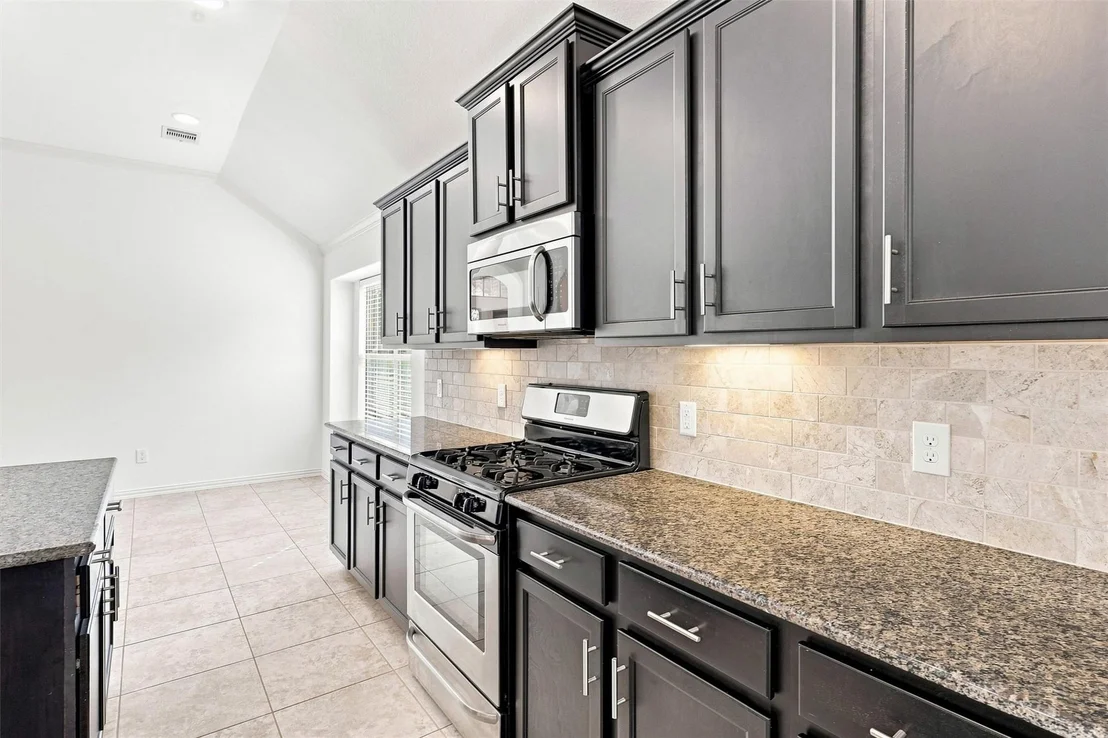 Photo of 637 Maple Point Drive E