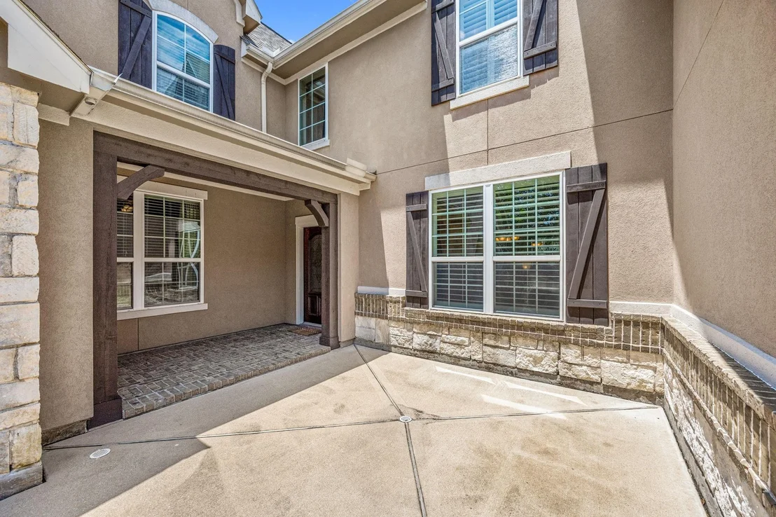 Photo of 28002 Nobbe Hollow Drive