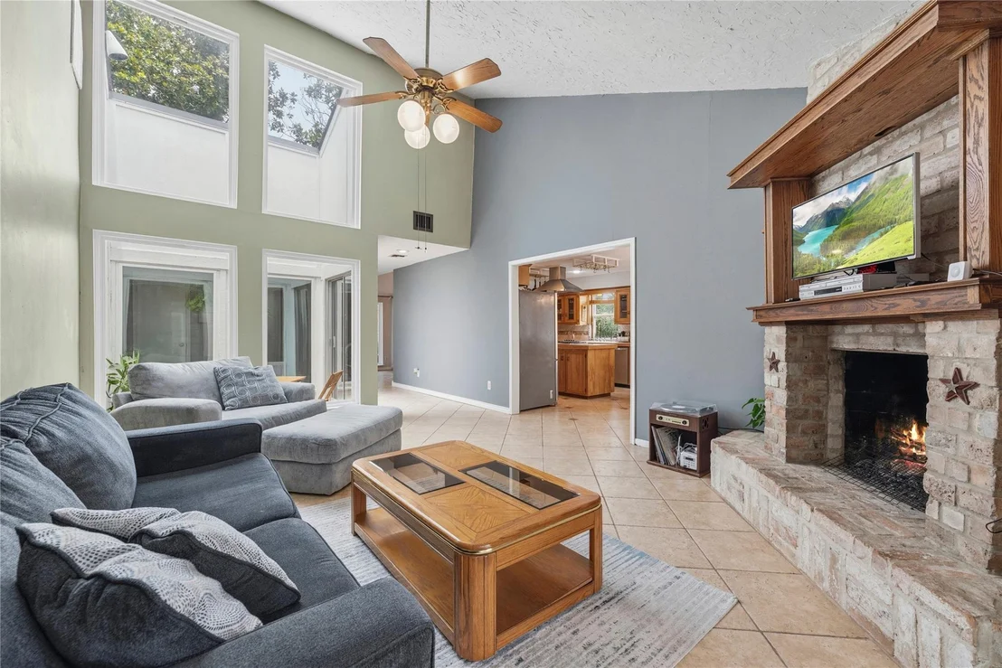 Photo of 14203 Wickersham Lane