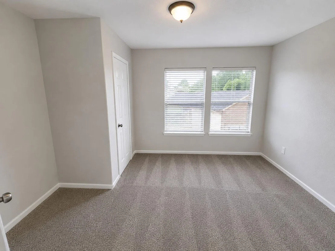 Photo of 325 Old Course Drive