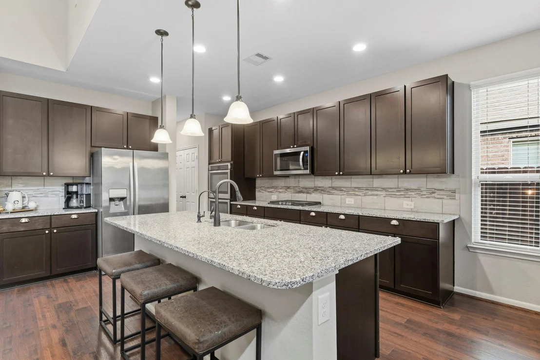 Photo of 6014 Rivergrove Bend Drive