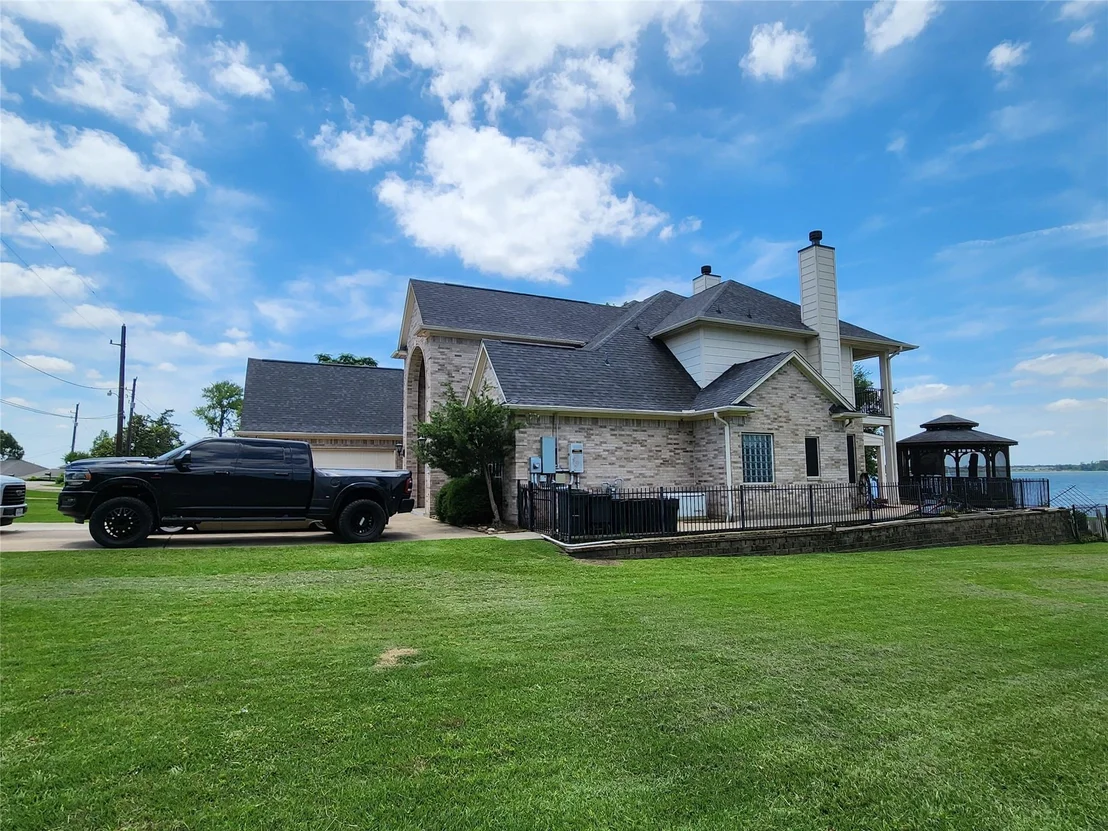 Photo of 3739 Shore Shadows Drive