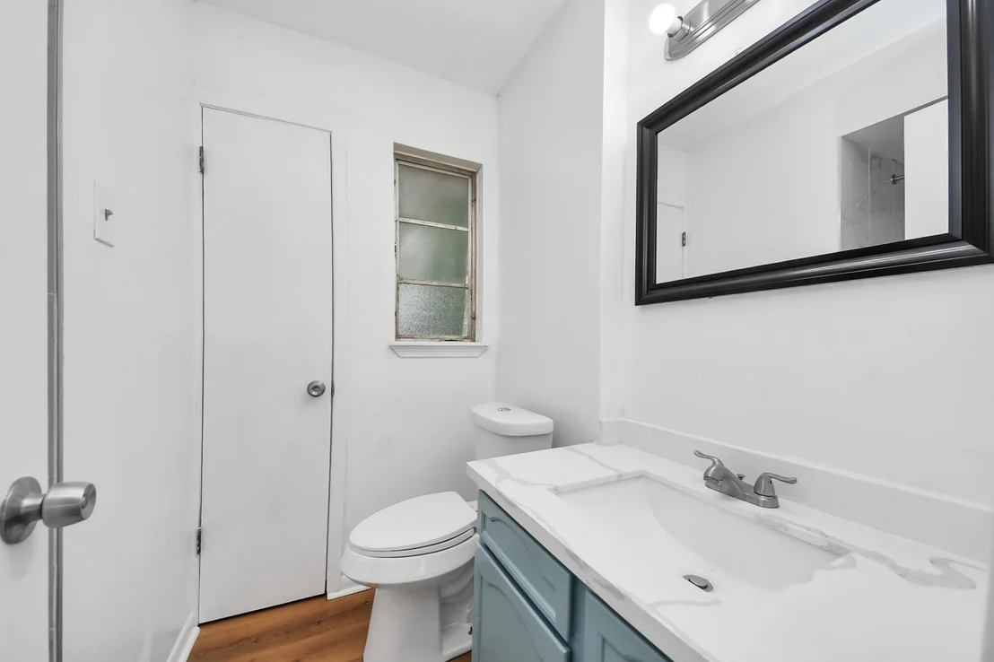 Photo of 1102 Helms Road