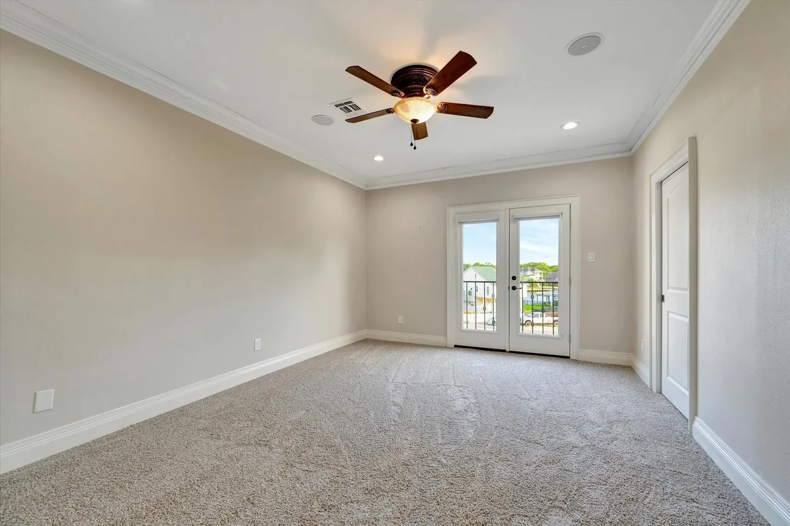 Photo of 2240 Marina Way