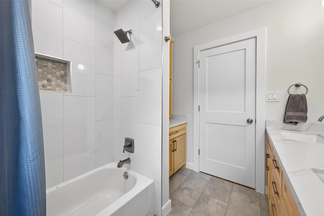 Photo of 5715 Claridge Drive
