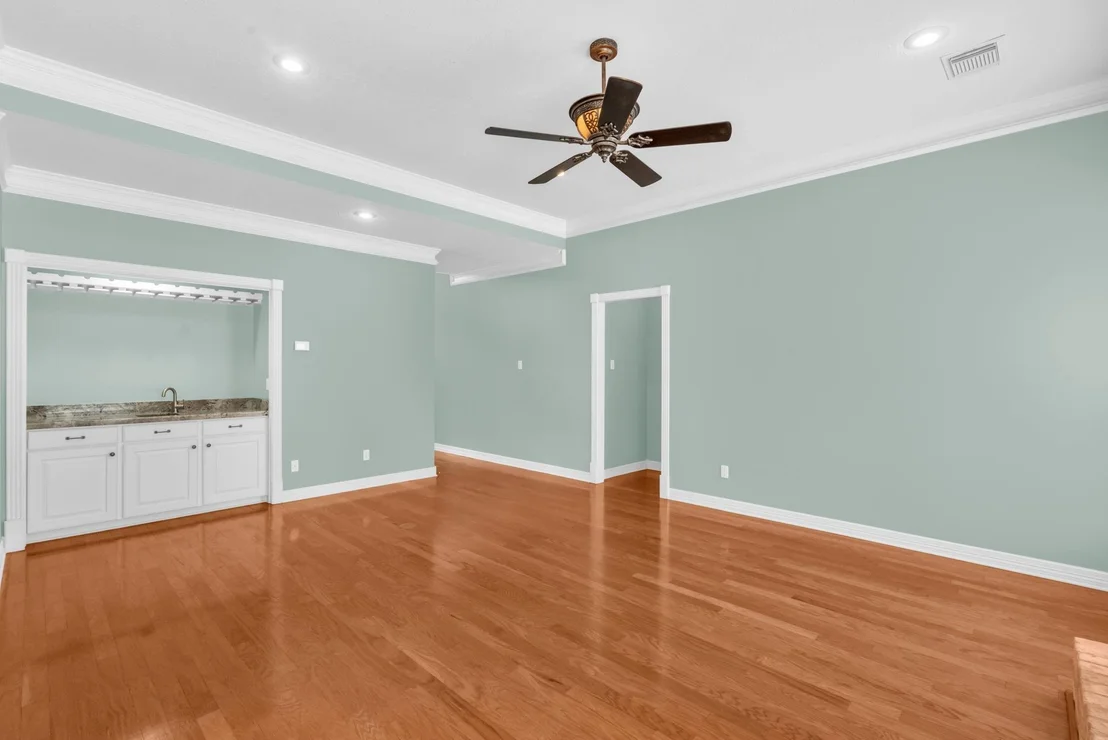 Photo of 142 W Shadowpoint Circle