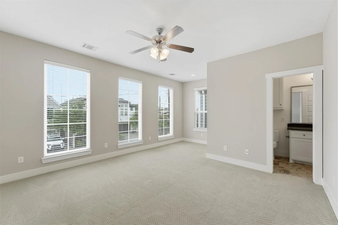 Photo of 5326 Darling Street