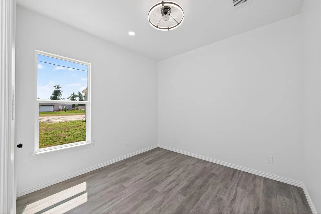 Photo of 1014 Exotic Pine Drive
