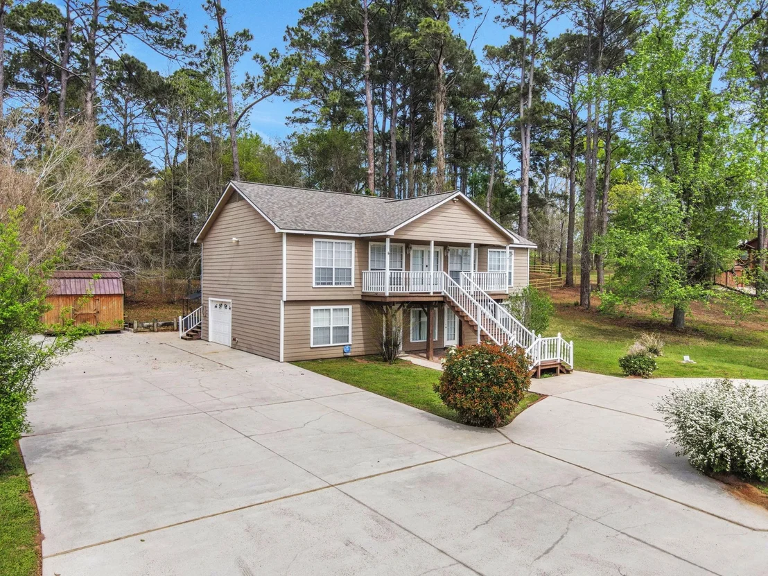 Photo of 360 Holiday Lane