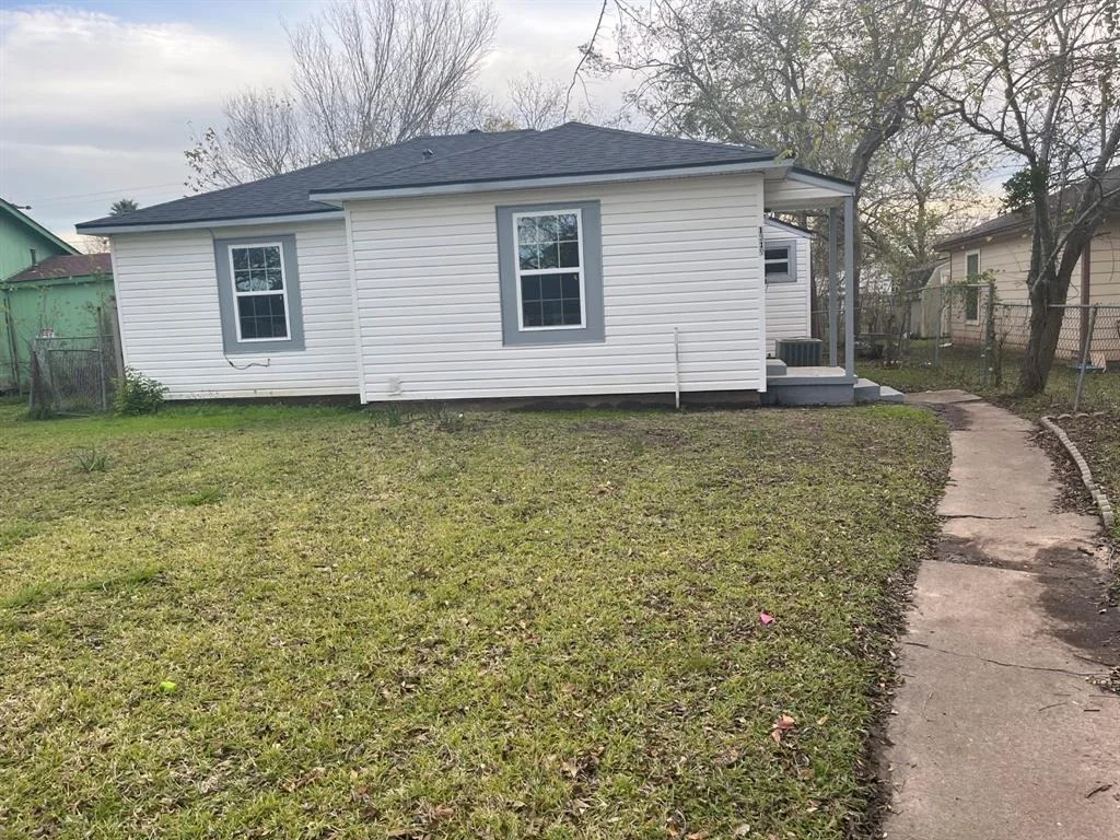 Photo of 1319 W 7th Street