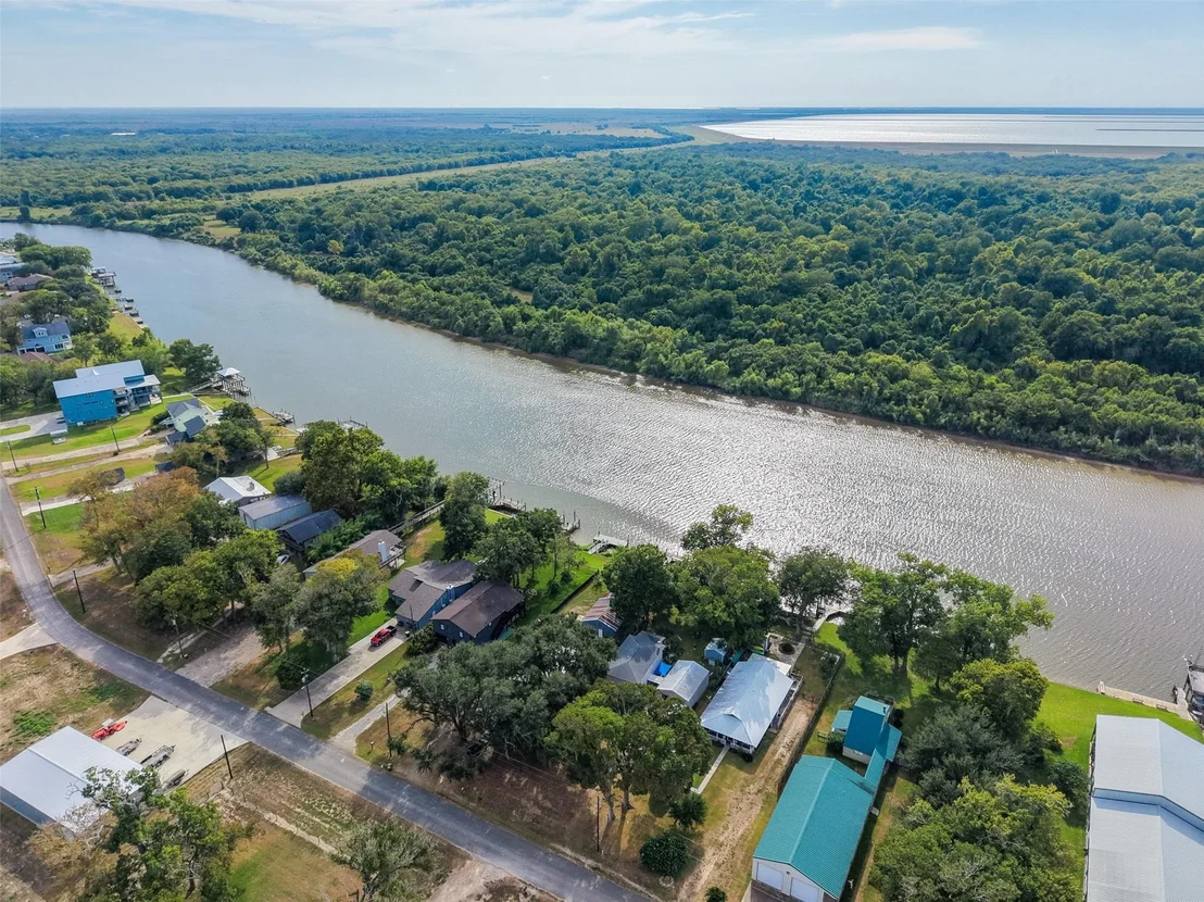 Photo of 1402 County Road 243