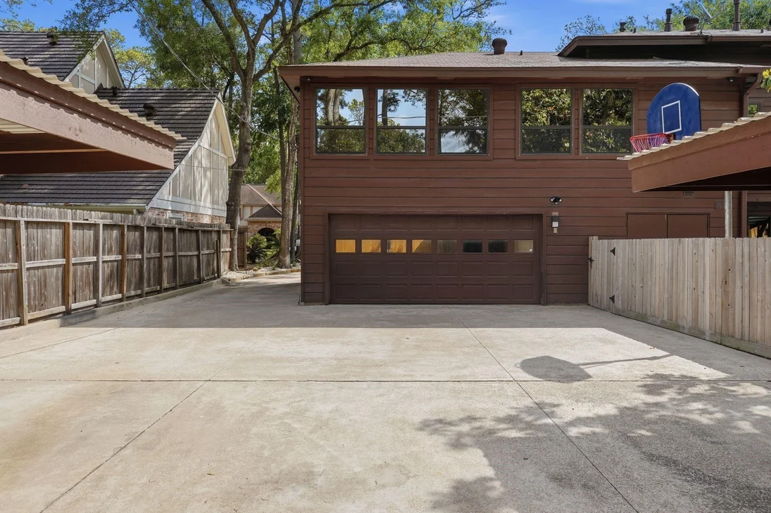 Photo of 15007 Benfer Road
