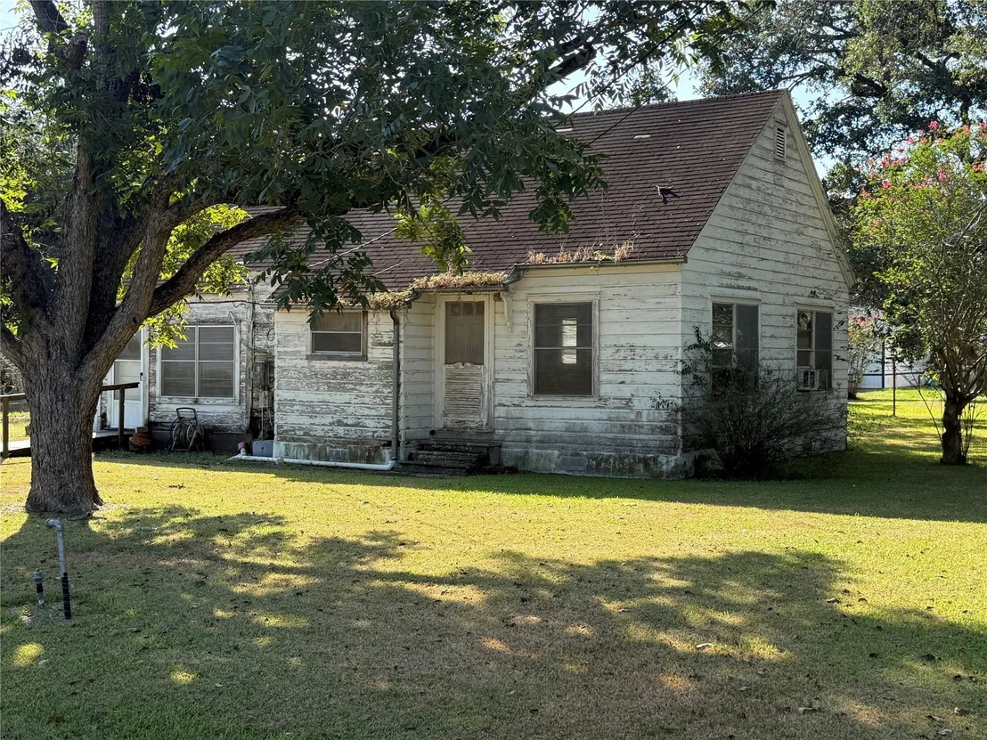 Photo of 303 5th Street