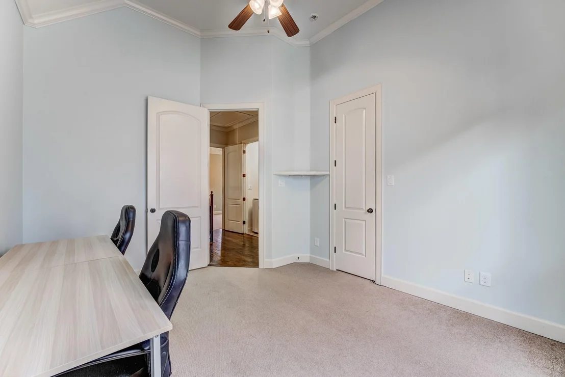 Photo of 2308 Couch Street