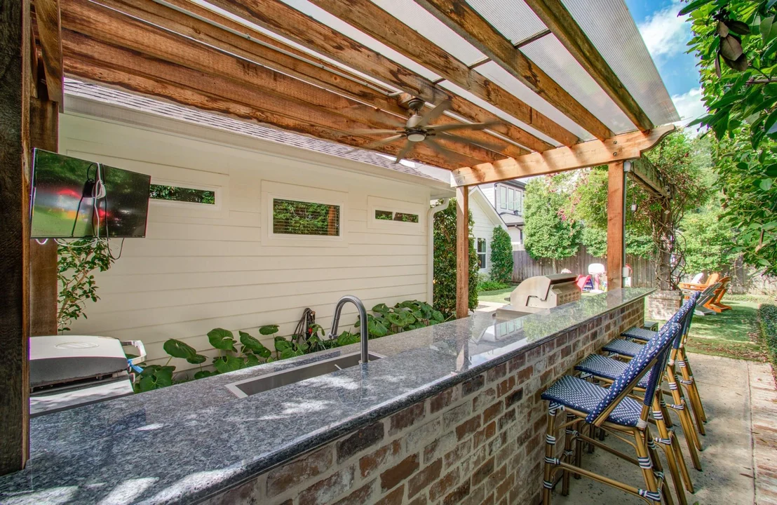 Photo of 1722 Chippendale Road