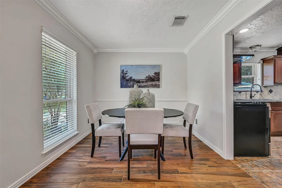 Photo of 705 Quaker Drive