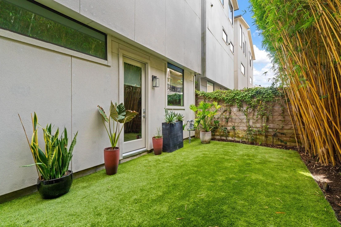Photo of 2622 Greenbriar Drive