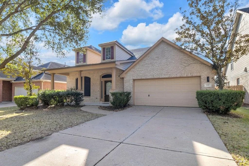 Photo of 215 Briar Trace Lane