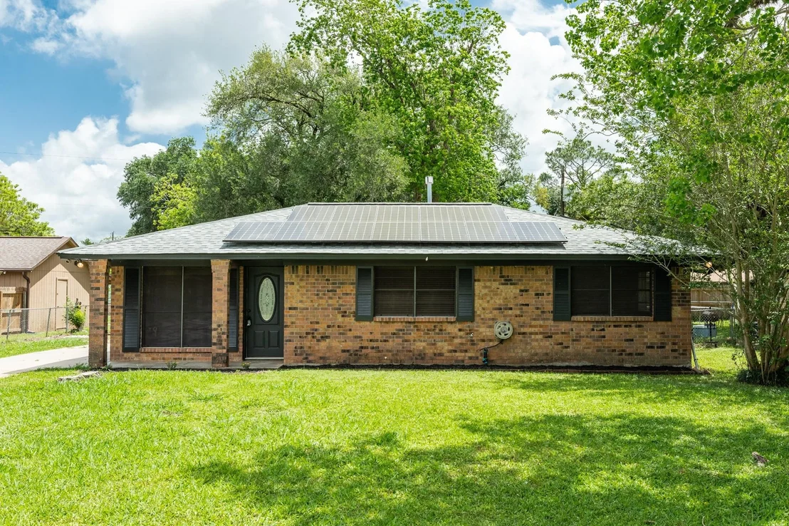 Photo of 108 Avenue E