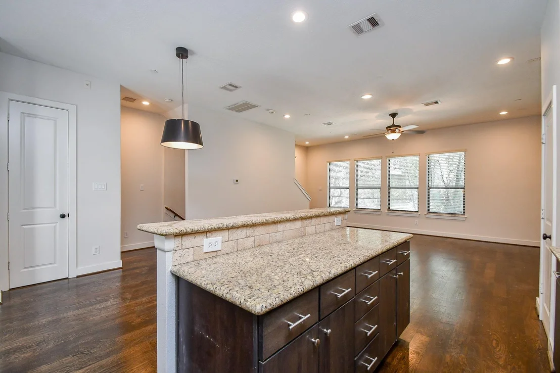 Photo of Unit A at 2422 Navigation Boulevard