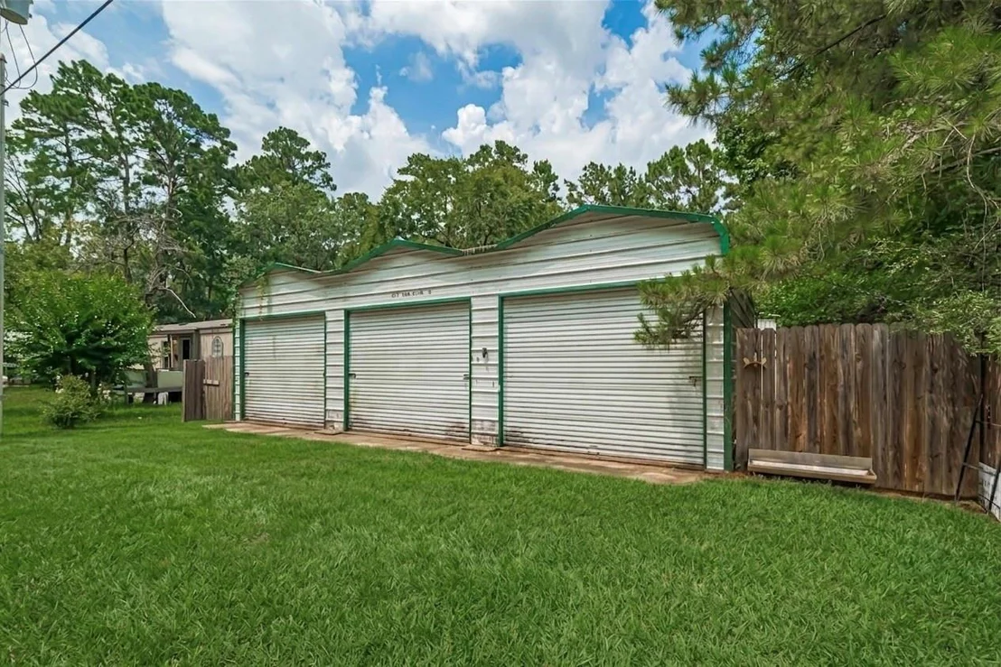 Photo of 477 Canadian Dr