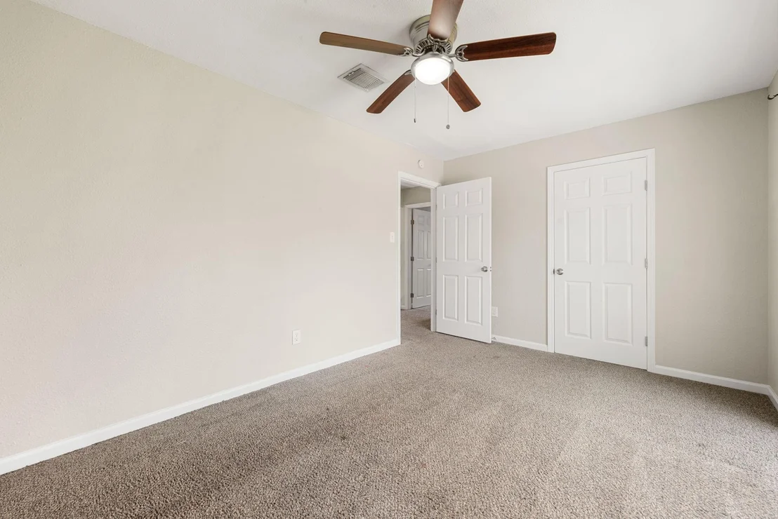 Photo of 7511 Universal Drive