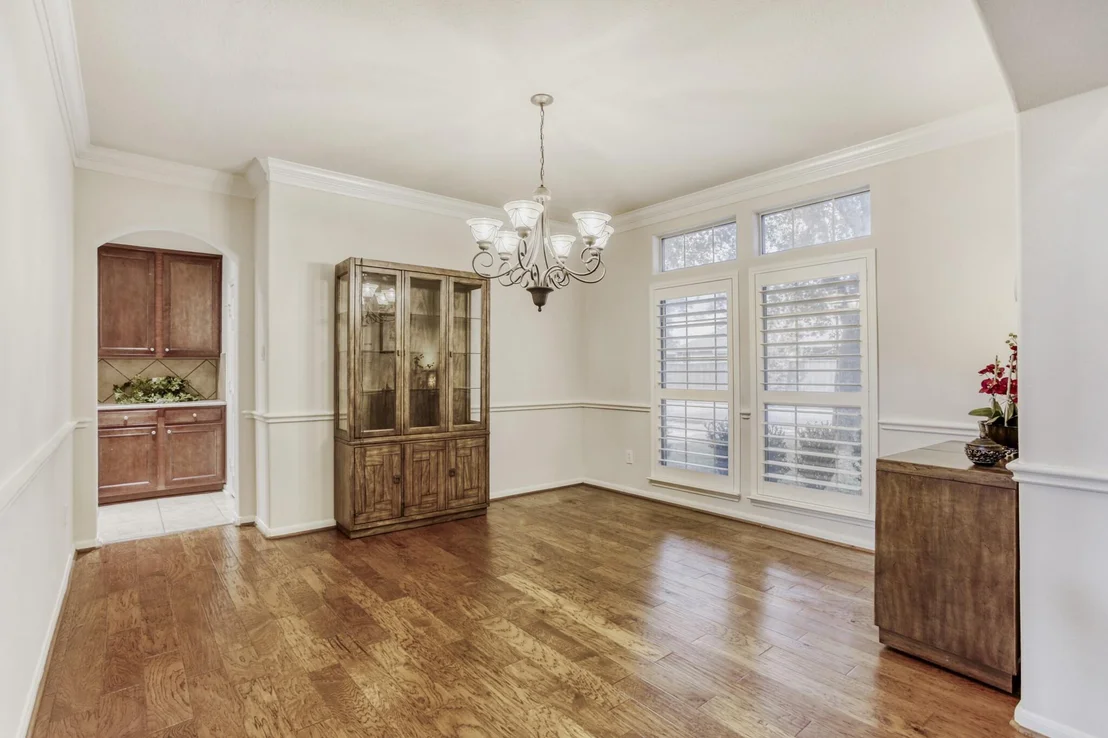 Photo of 19303 Valiant Woods Drive