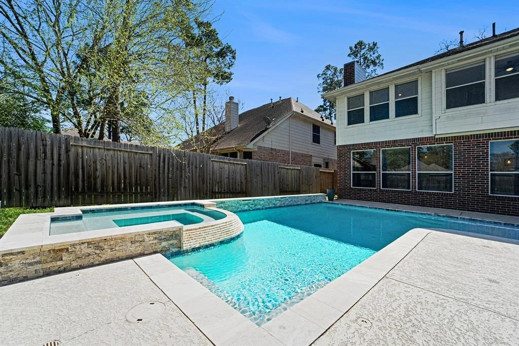 Photo of 11806 Lake Grove Bend Road