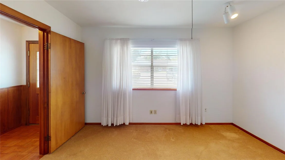 Photo of 613 Southside Drive