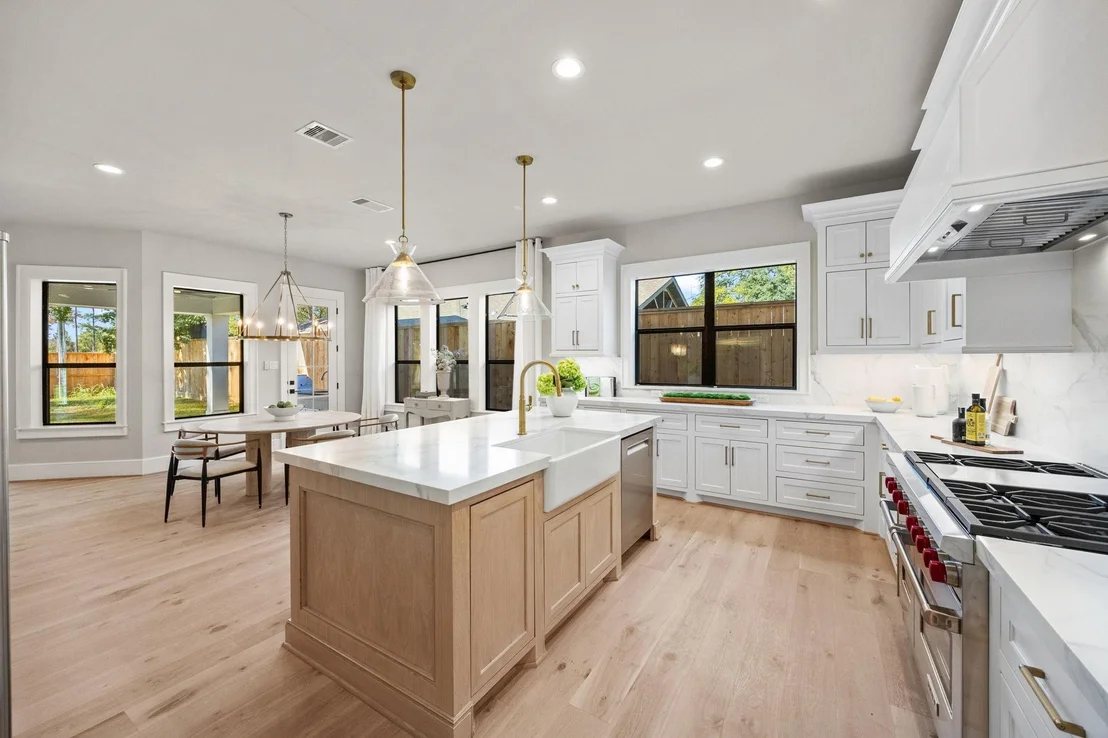 Photo of 4902 Oak Forest Drive