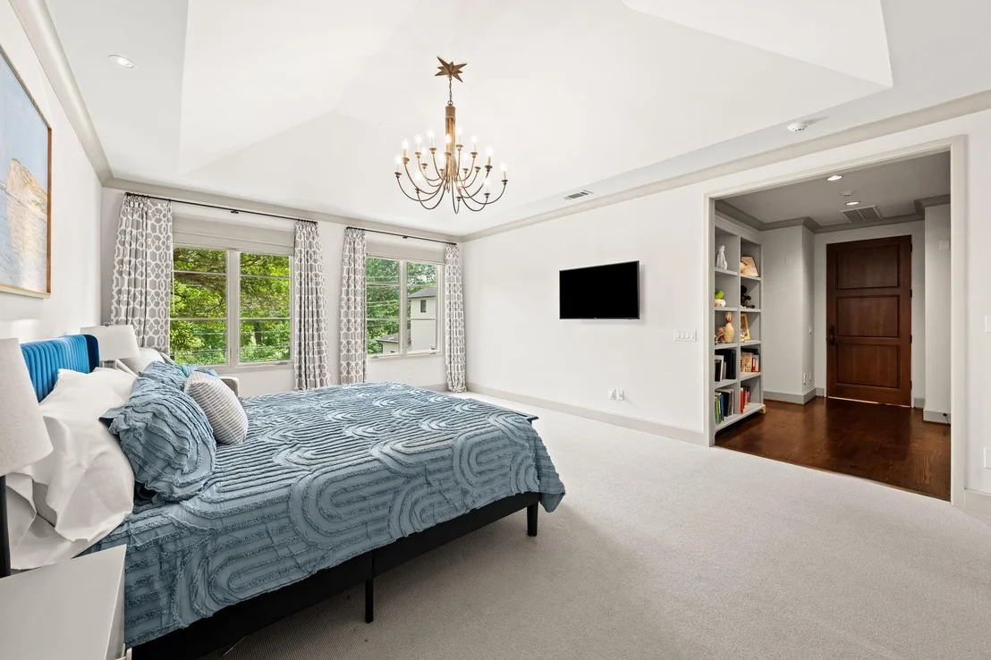 Photo of 1116 Danbury Road