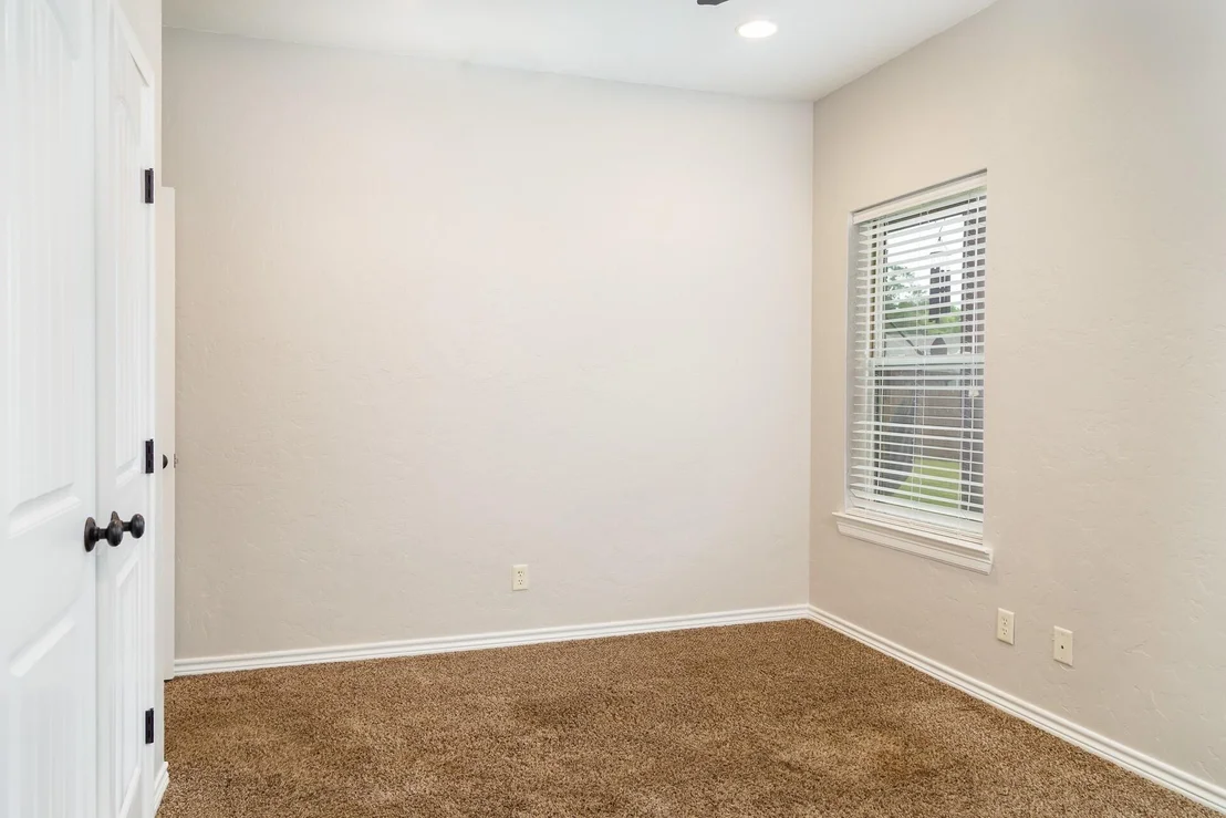 Photo of 124 Lakeway Lane