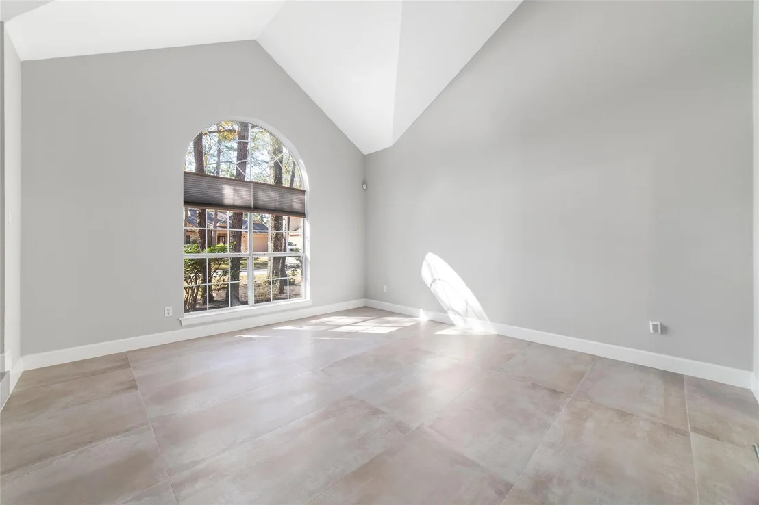 Photo of 183 N Village Knoll Circle