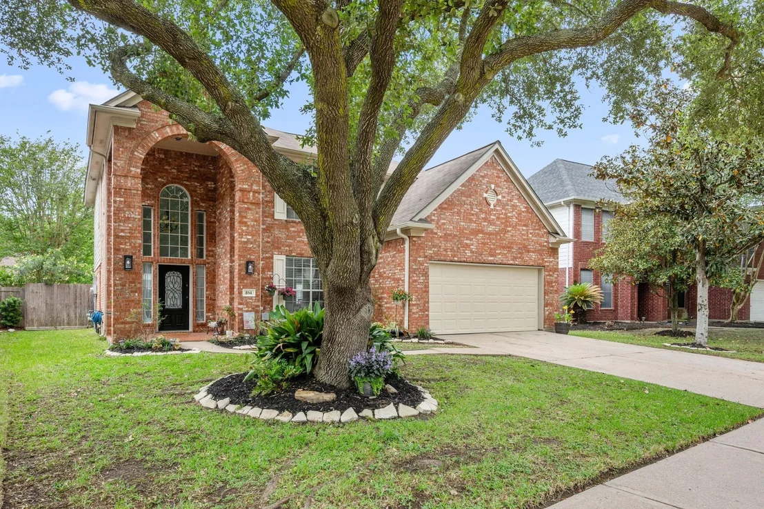 Photo of 814 Legend Spring Drive