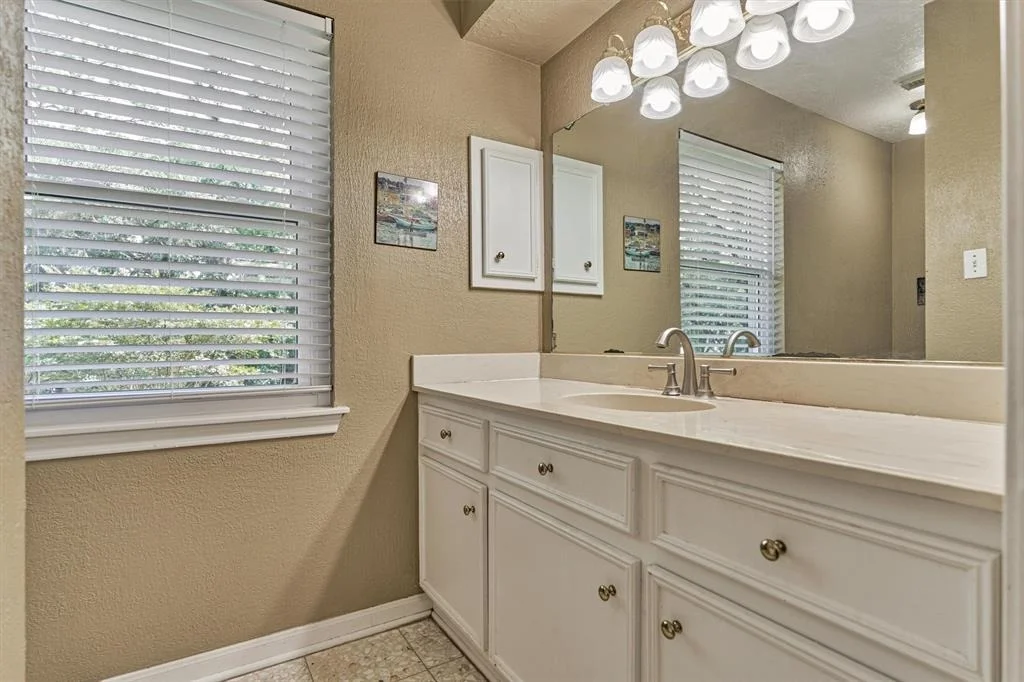 Photo of 6314 Knollview Drive