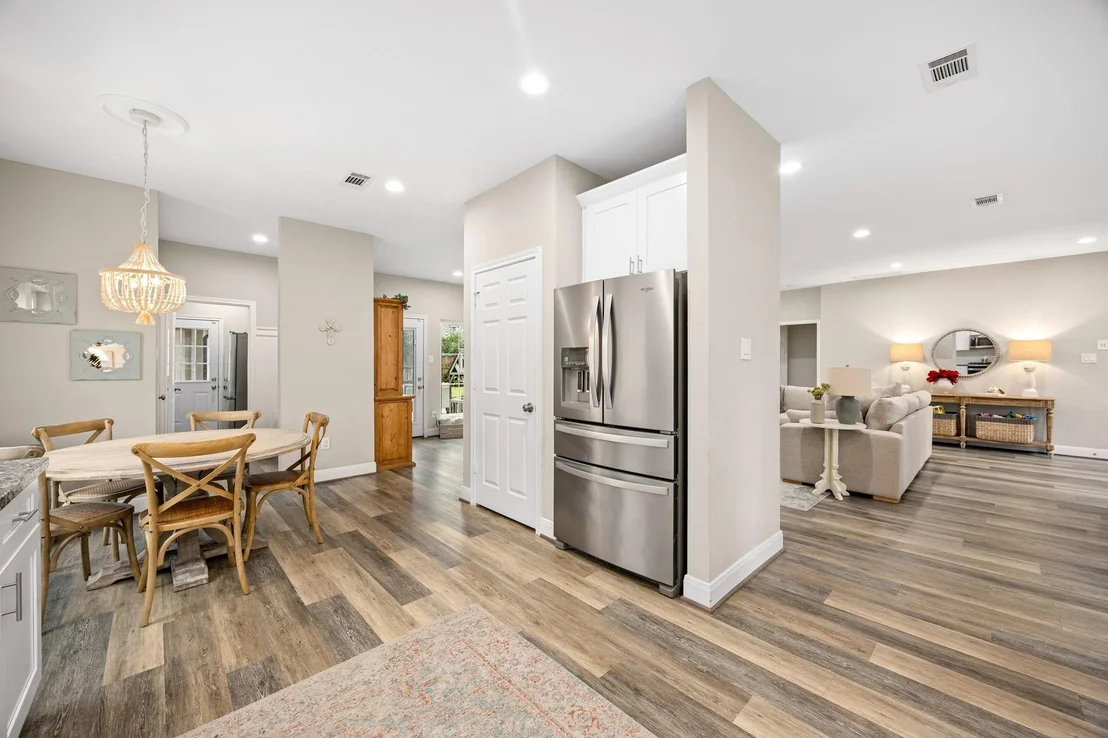 Photo of 1118 Crossroads Drive