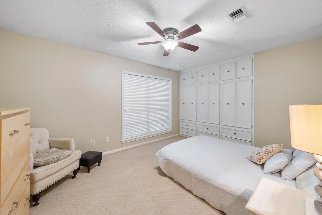 Photo of 12155 Hawthorne Drive