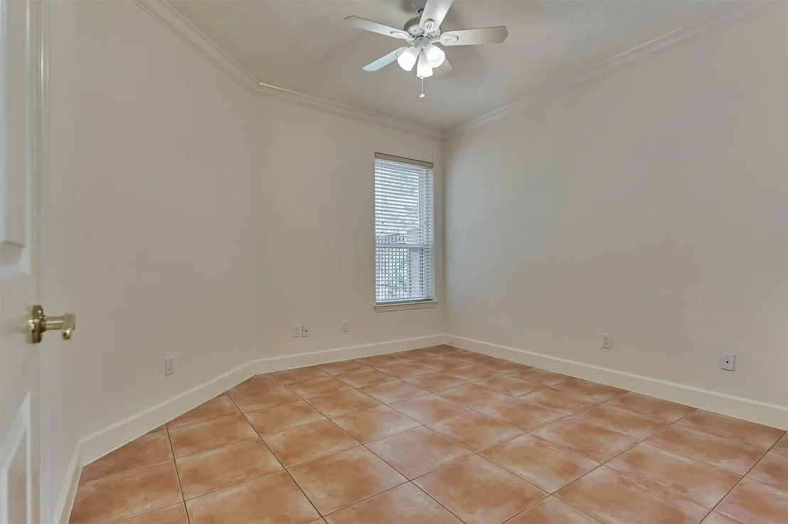Photo of 66 S Castlegreen Circle