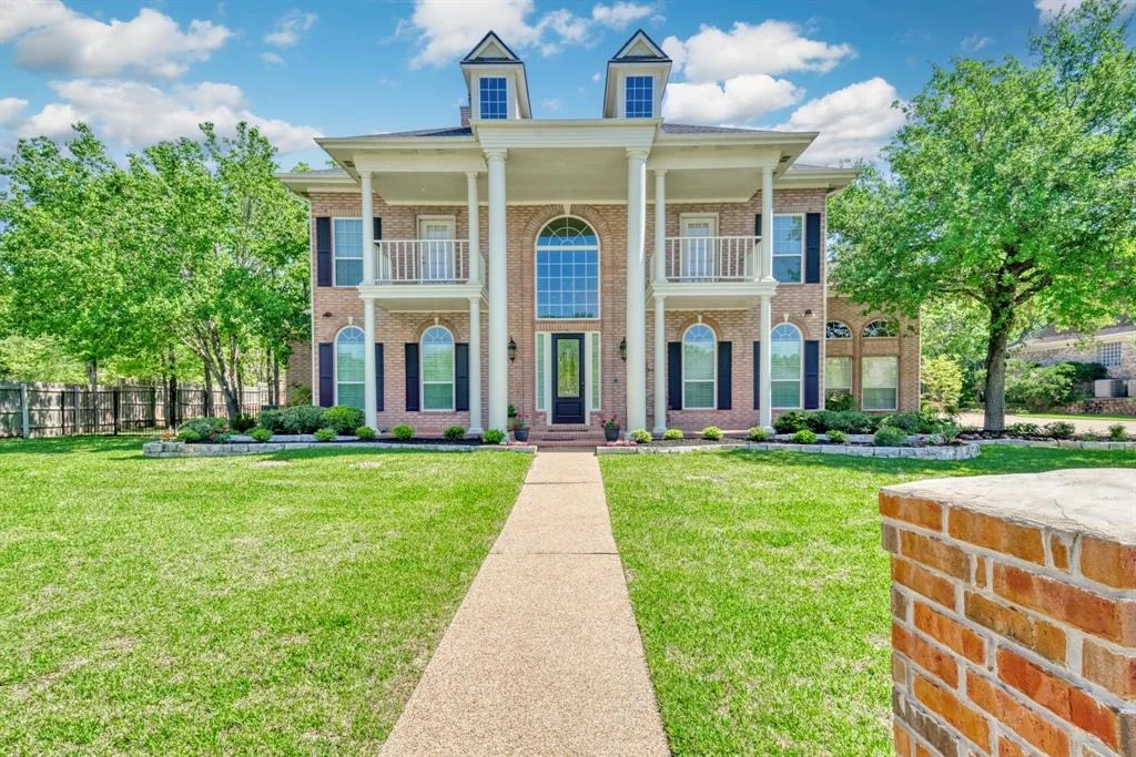 Photo of 4304 Hyde Park Lane