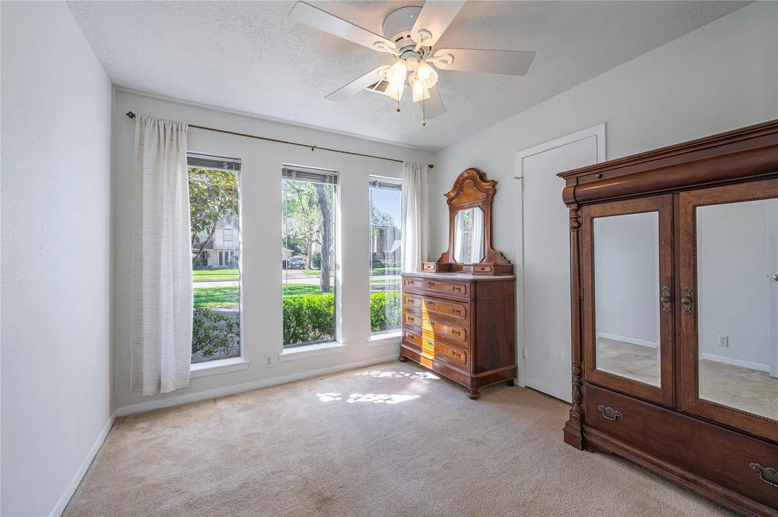 Photo of 16419 Laurelfield Drive