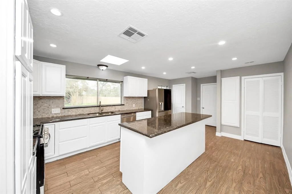 Photo of 1003 Oak Leaf Street