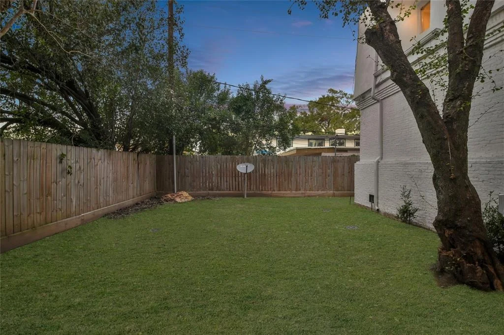 Photo of 5110 Contour Place