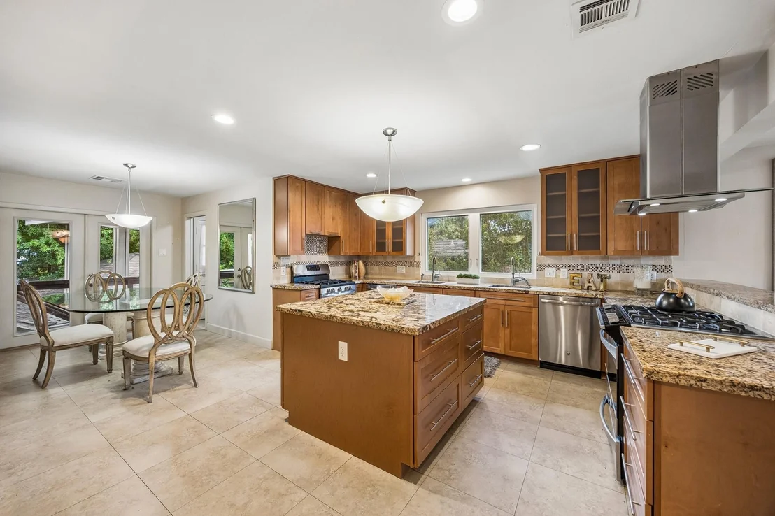 Photo of 9703 Oasis Drive