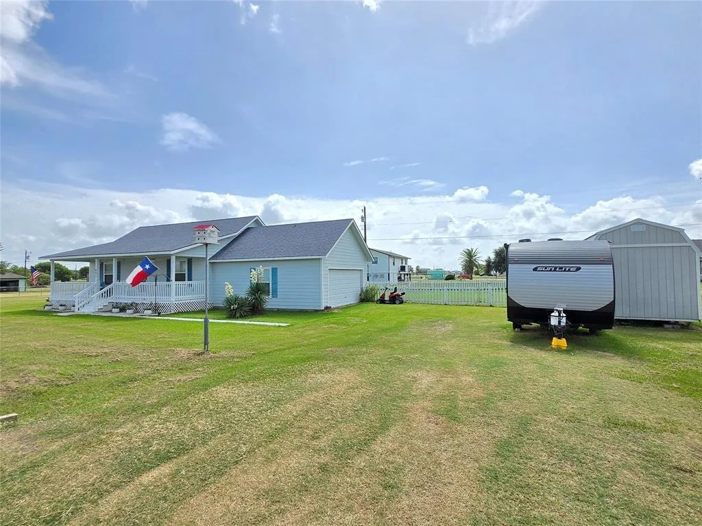 Photo of 657 Bayview Drive