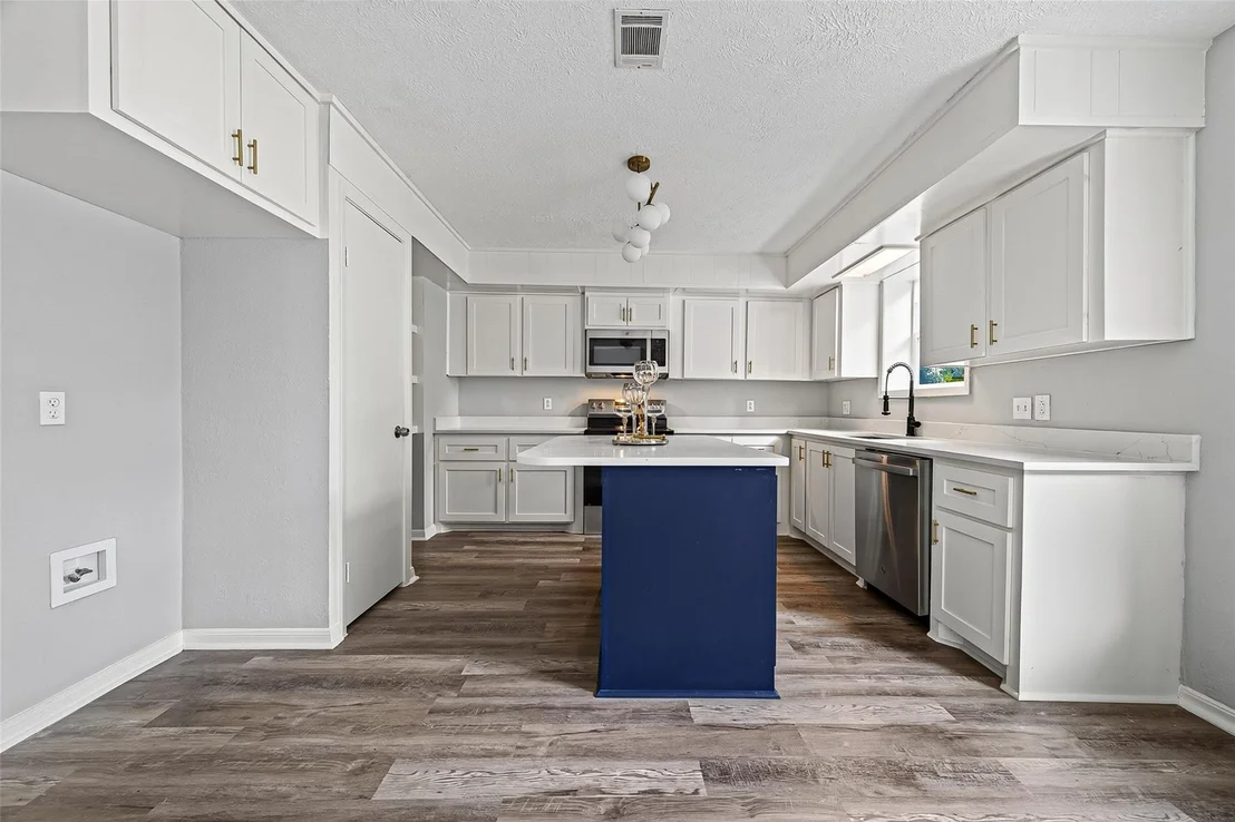 Photo of 4004 Gatewood Road