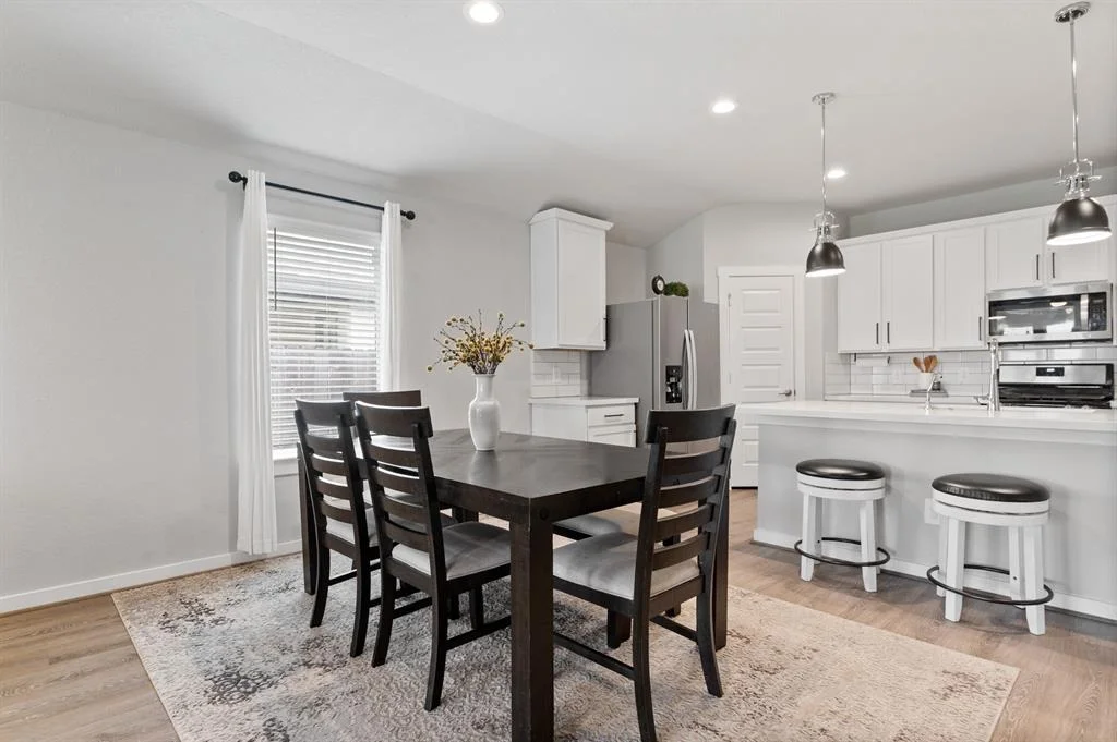 Photo of 7638 Rainham Valley Lane