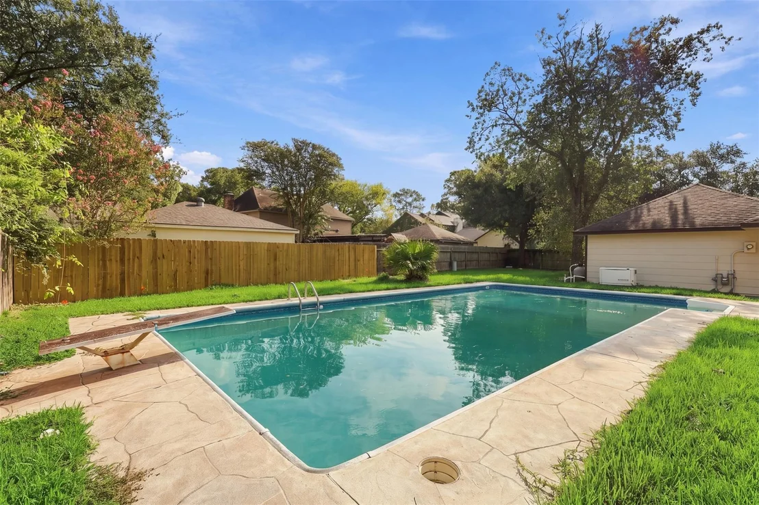 Photo of 8119 Pine Green Lane